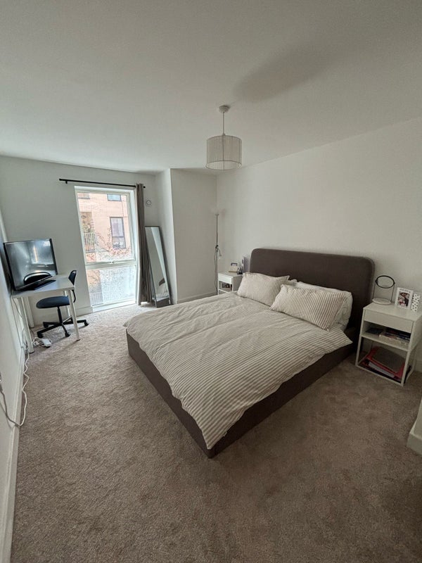 Room Freda Street in Greater London