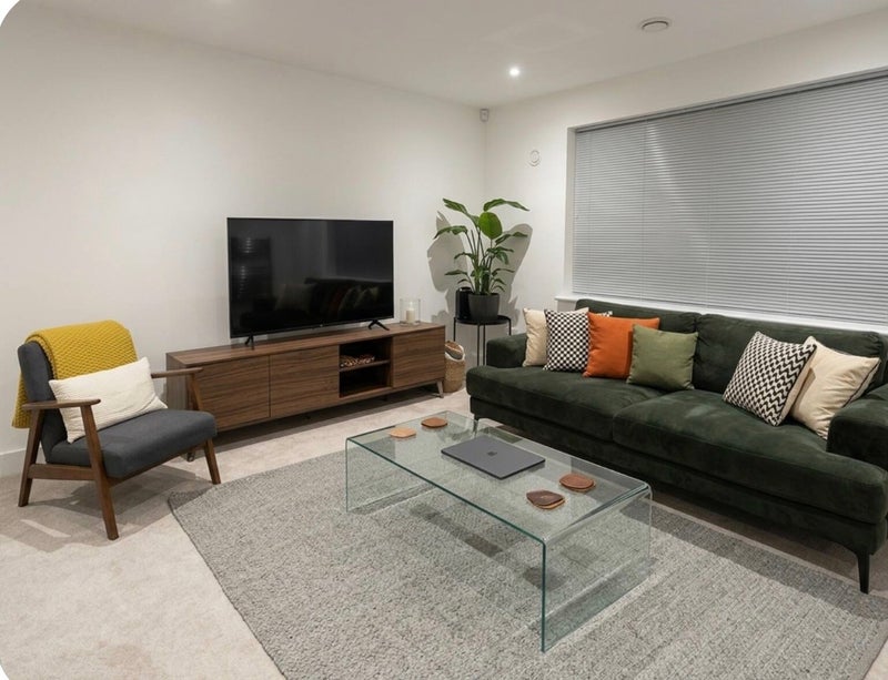 Flat Freda Street in Greater London