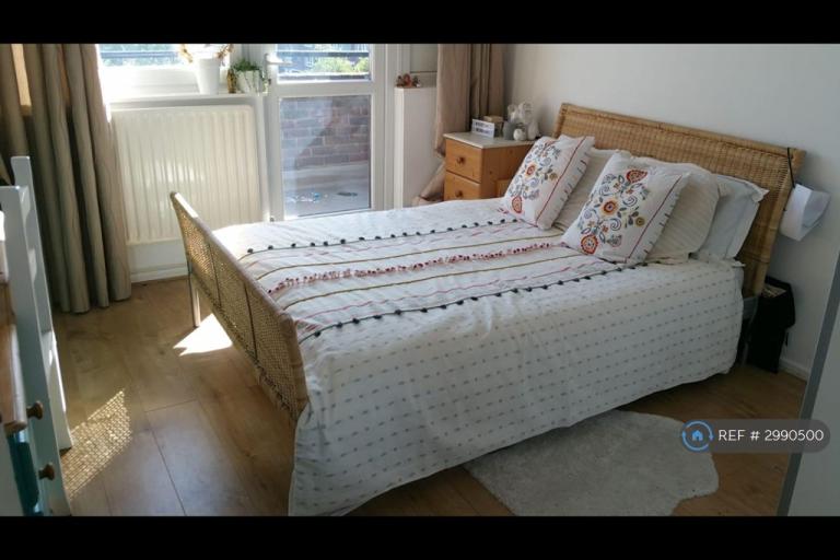 Flat Weatherley Close in Greater London