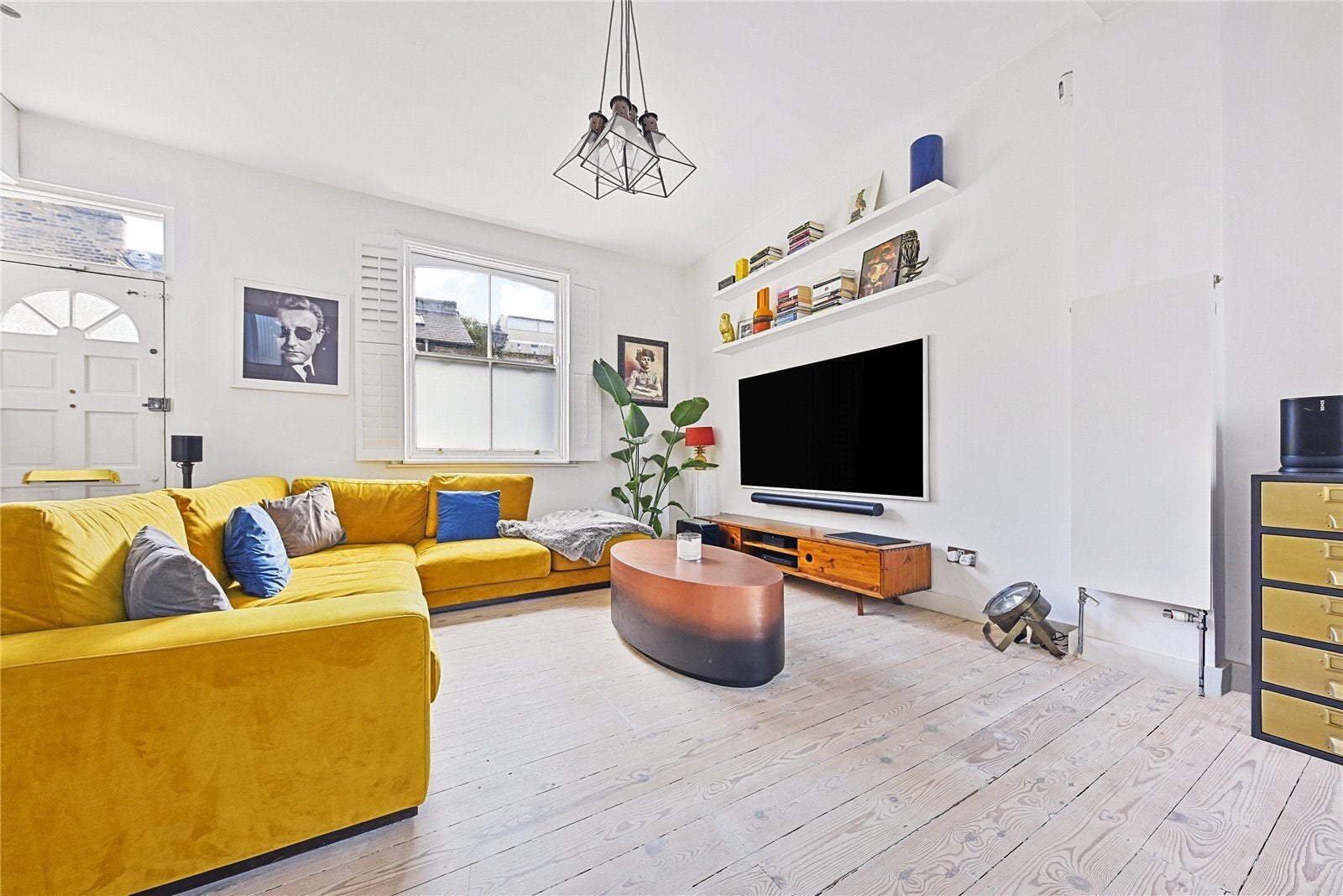 House Wellington Row in Greater London
