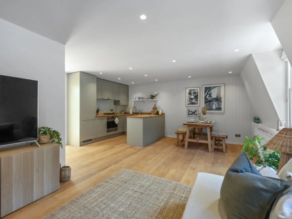 Flat Bingham Place in City of Westminster