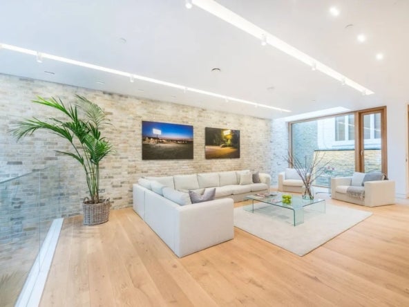 House Nottingham Place in City of Westminster