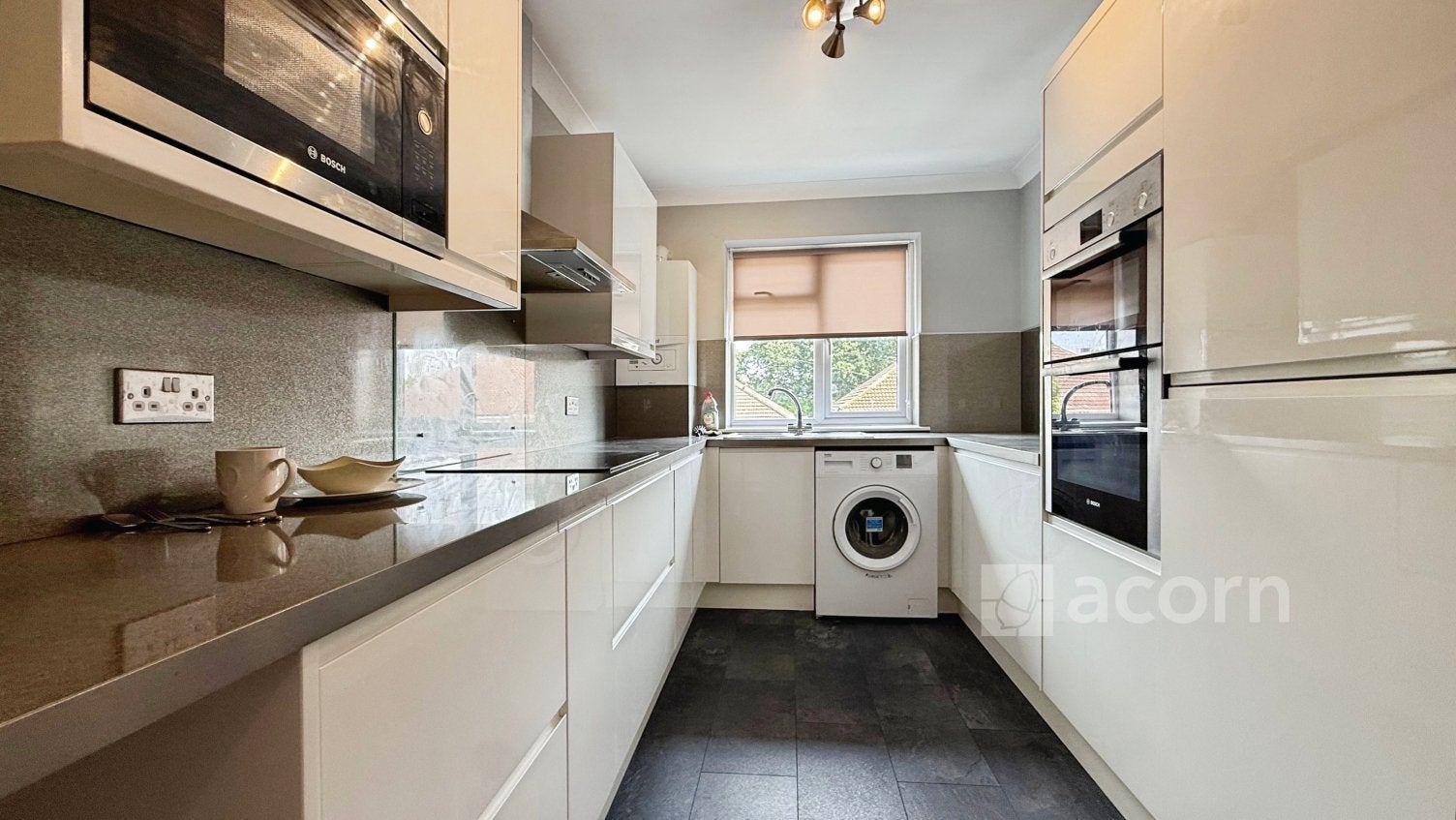 Flat Rydal Drive in Greater London