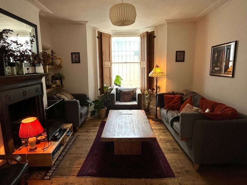 Room Brett Road in Greater London