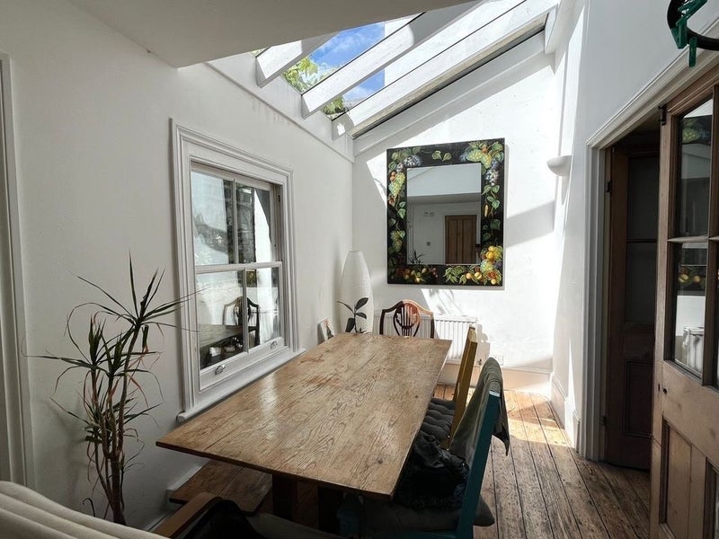 Room Brett Road in Greater London