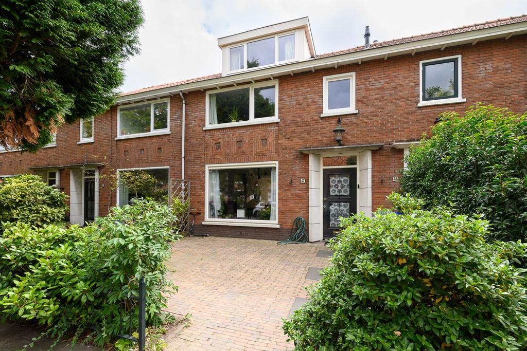 Huis Van Kretschmar van Veenlaan 47 in Hilversum