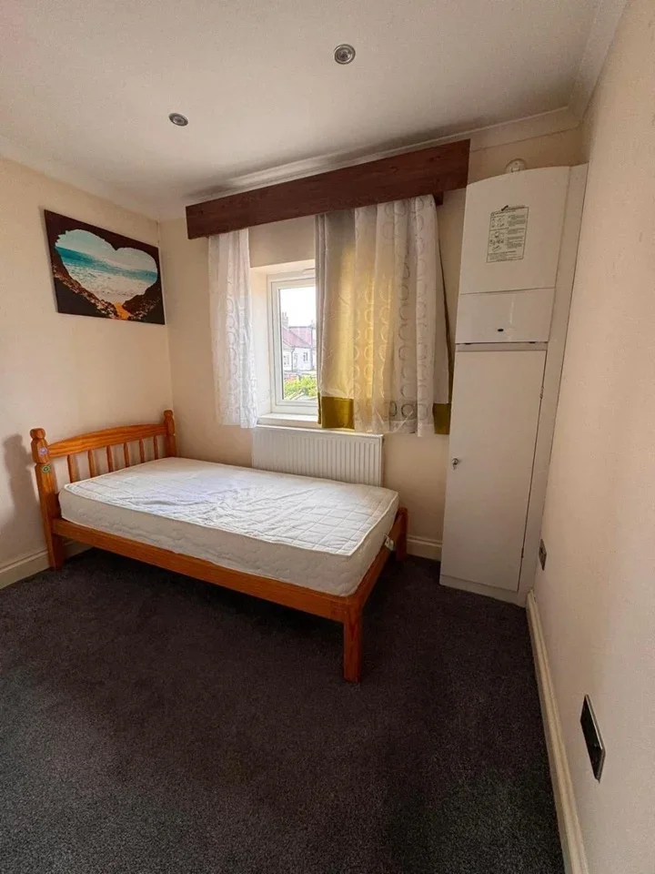 Flat Collingwood Road in Greater London