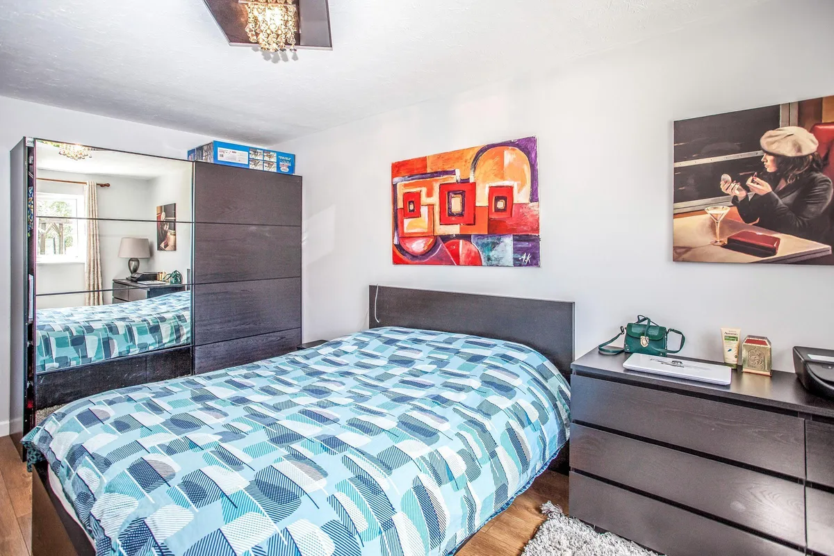 Flat Chenies Way in Watford