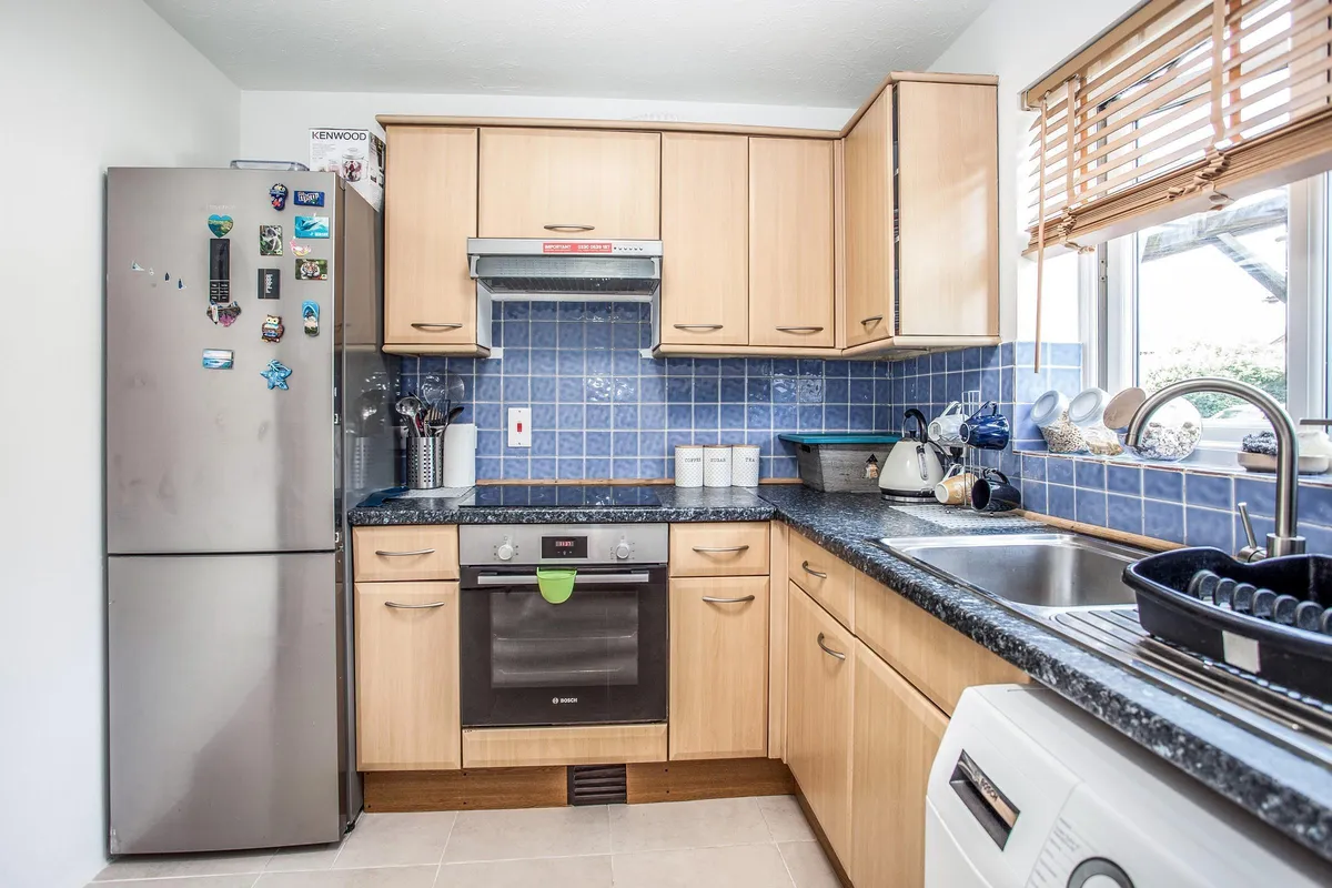 Flat Chenies Way in Watford
