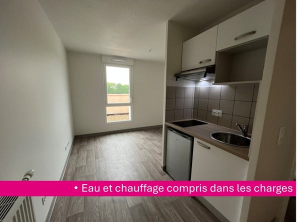 Chambre Rue de Pîtres à Franqueville-Saint-Pierre