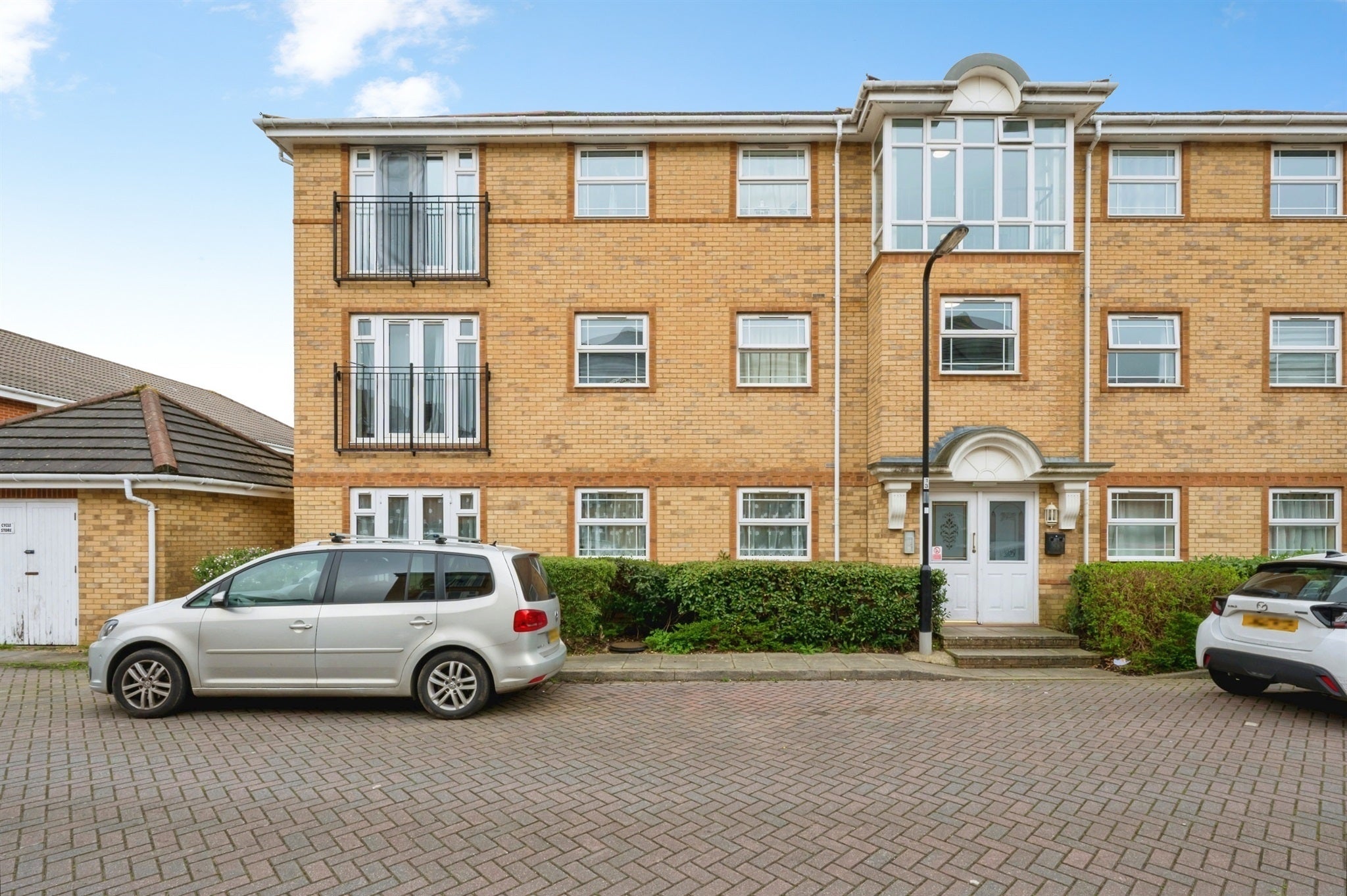 Flat Drum Road in Eastleigh