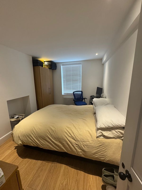 Room Rectory Gardens in Greater London