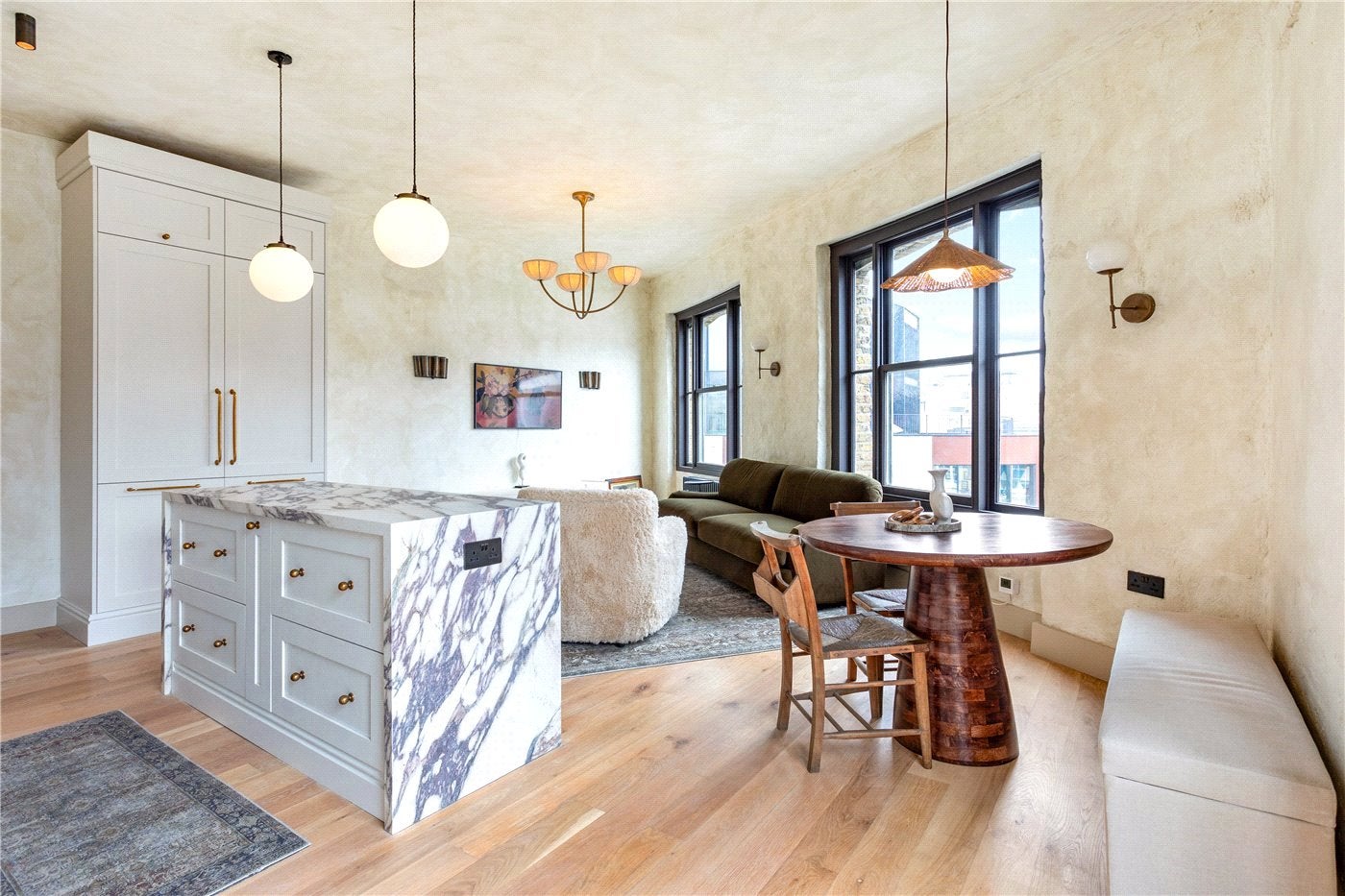 Flat Phipp Street in Greater London