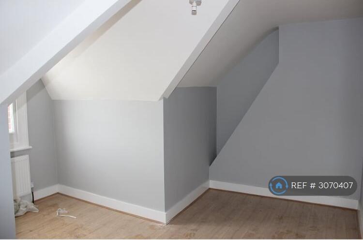 Flat Algernon Road in Greater London