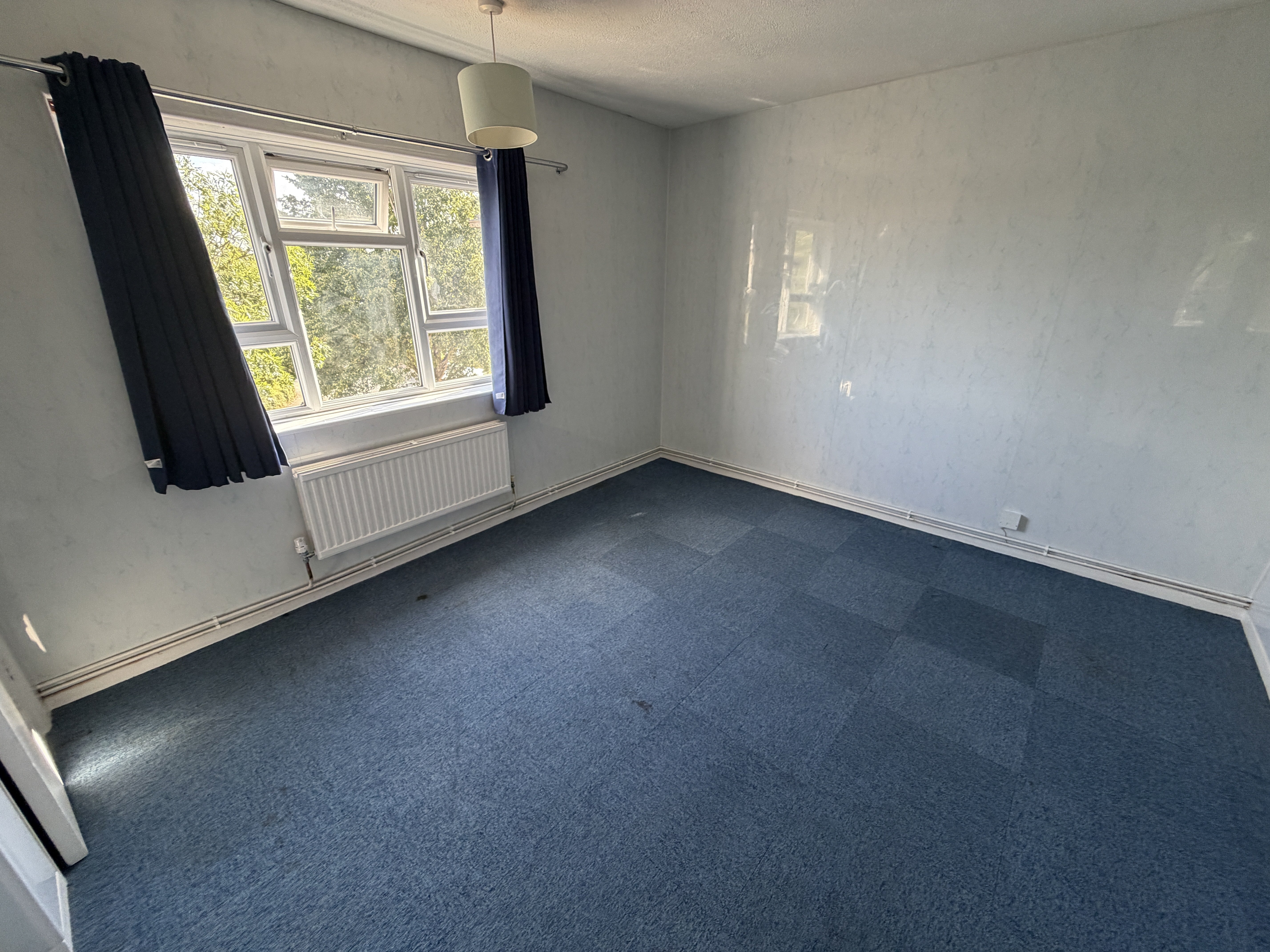 Flat Acacia Avenue in Colchester