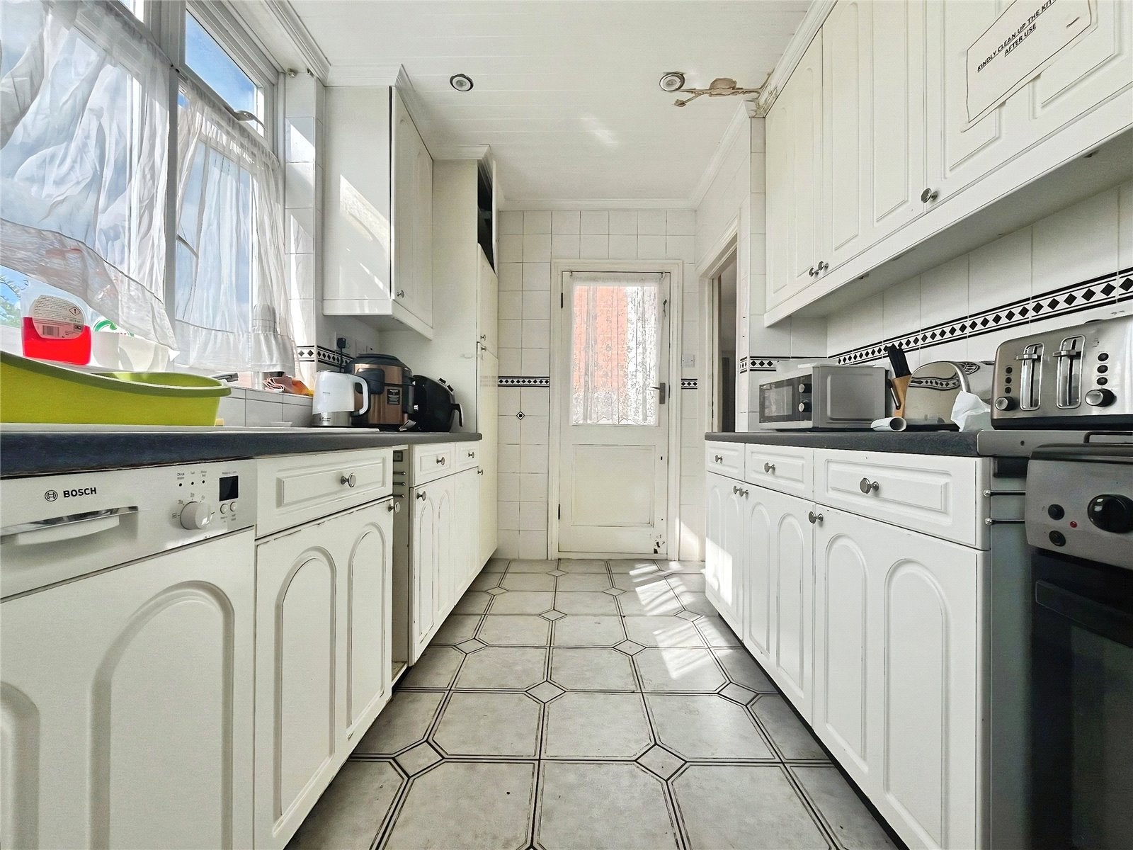 Room Lyndhurst Avenue in Greater London