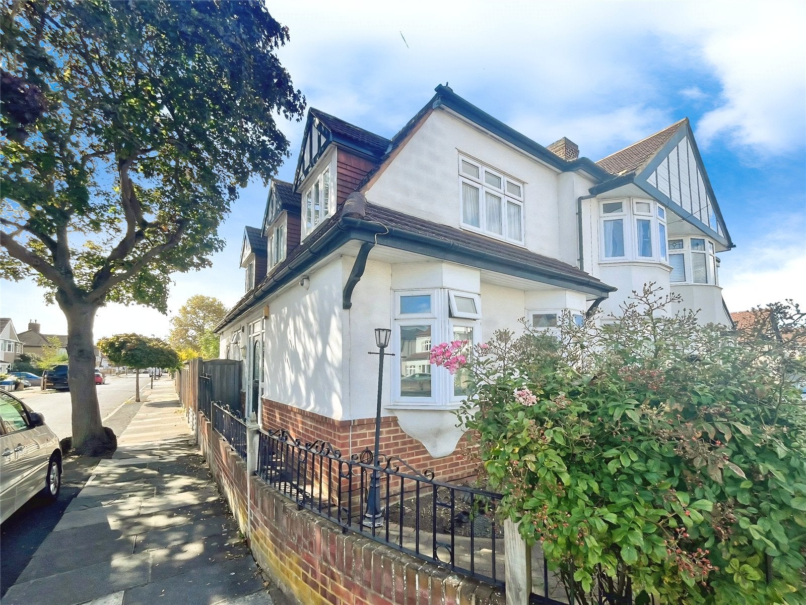Room Lyndhurst Avenue in Greater London