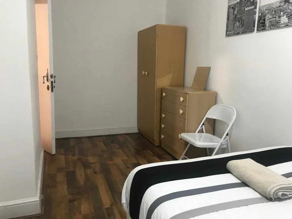Flat Chadwell Heath Lane in Greater London