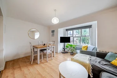 Flat Brooklands Avenue in Greater London