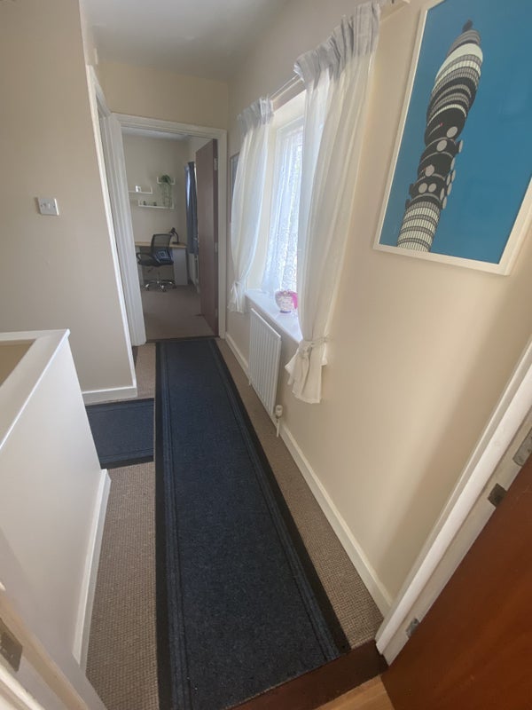 Room Turnpike Lane in Greater London