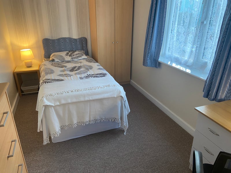 Room Turnpike Lane in Greater London