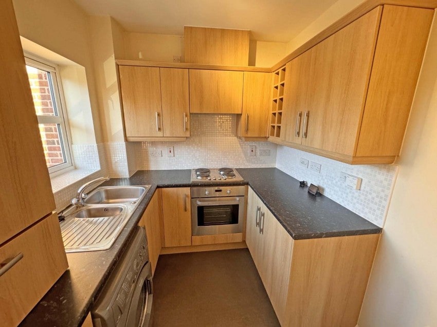 House Brodie Close in Rugby