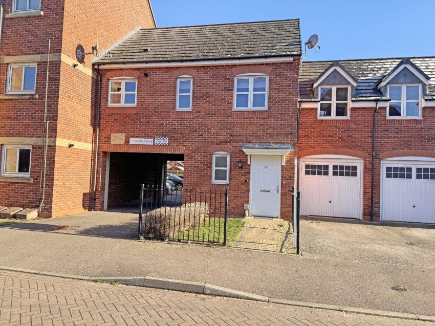 House Brodie Close in Rugby
