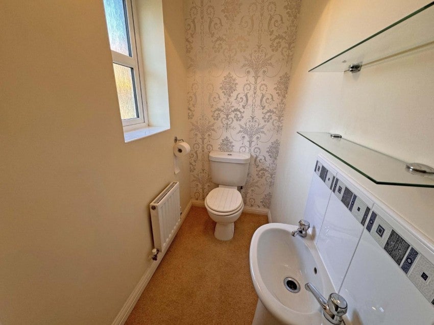 House Brodie Close in Rugby