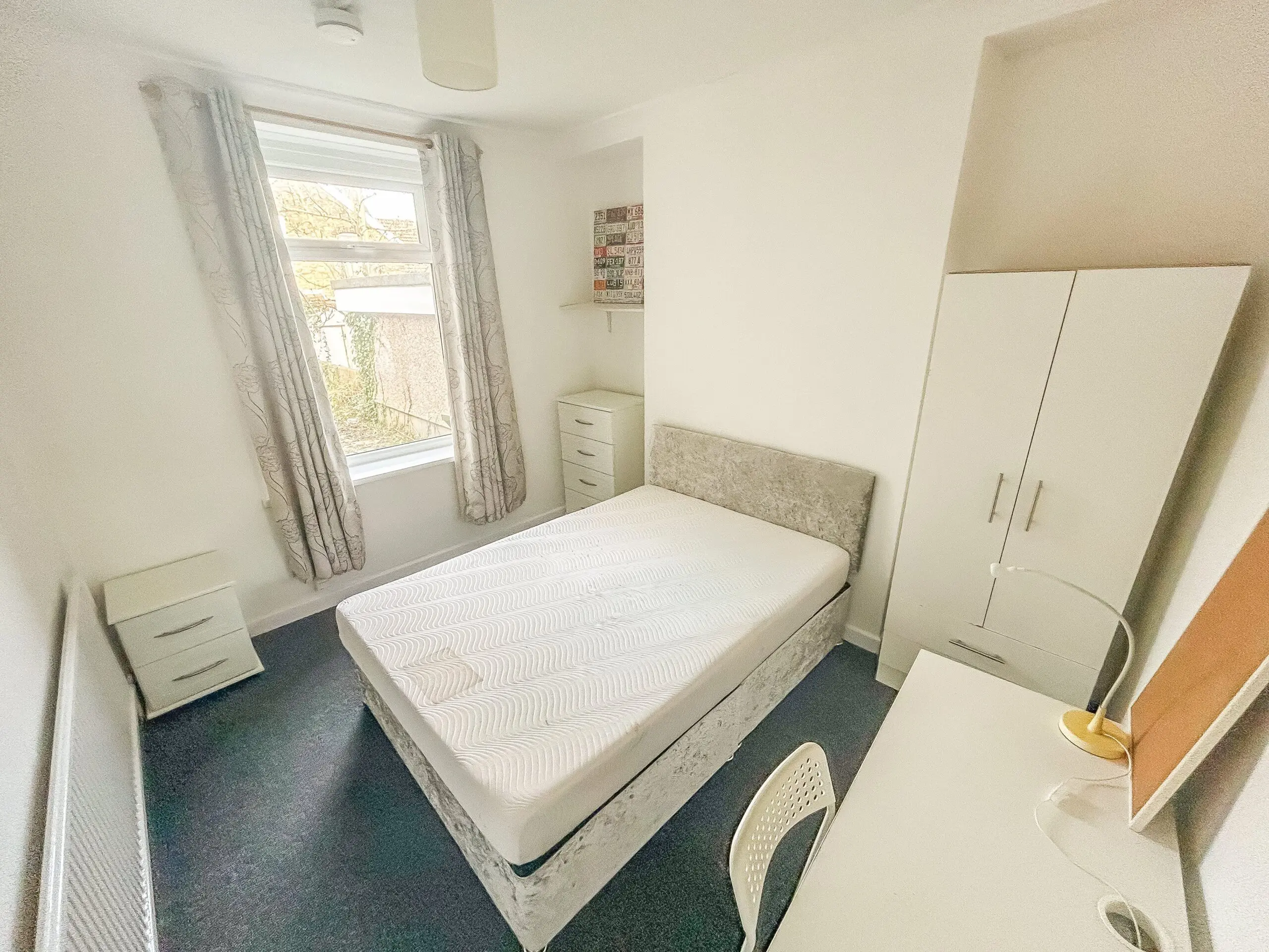 Room Birchwood Avenue in Pontypridd