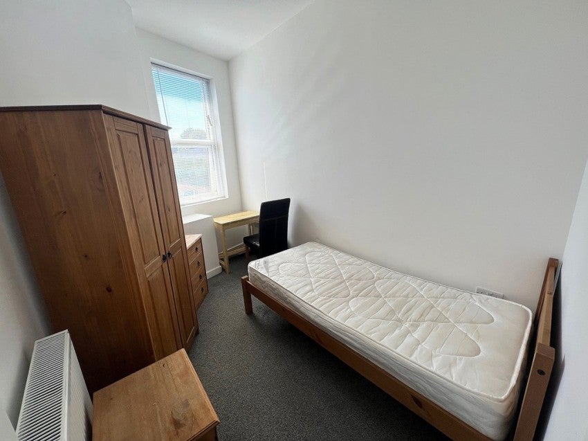 Room Wellington Street in Portsmouth