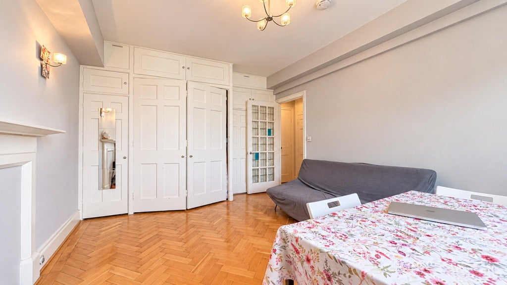 Flat Queensway in City of Westminster