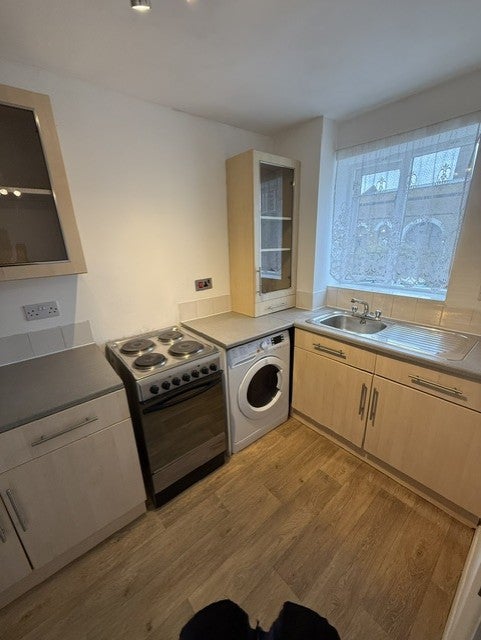 Flat Ruston Road in Greater London