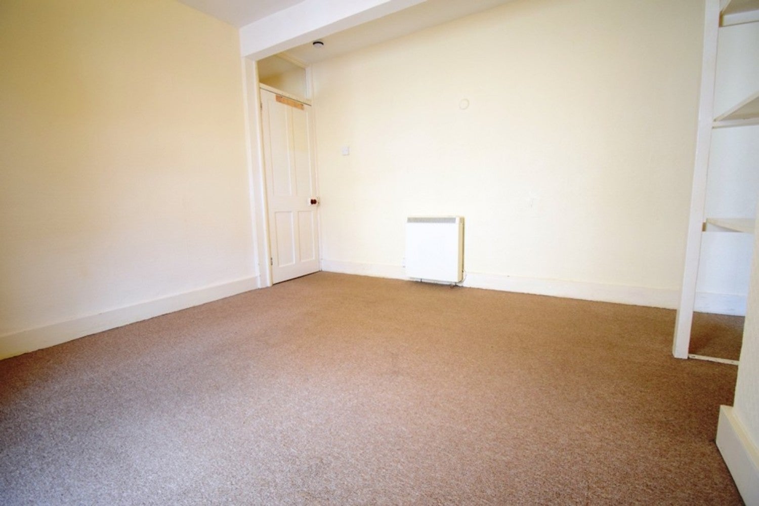Flat Chaucer Road in Bedford