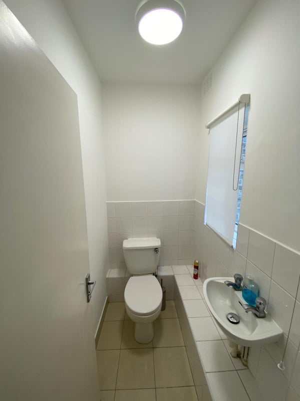Room Kennington Park Road in Greater London