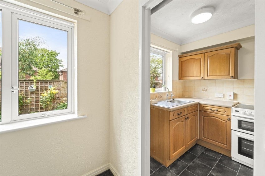 Flat Harrytown in Marple