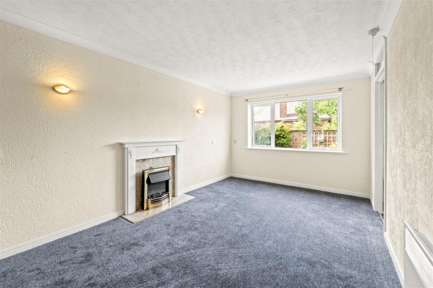 Flat Harrytown in Marple