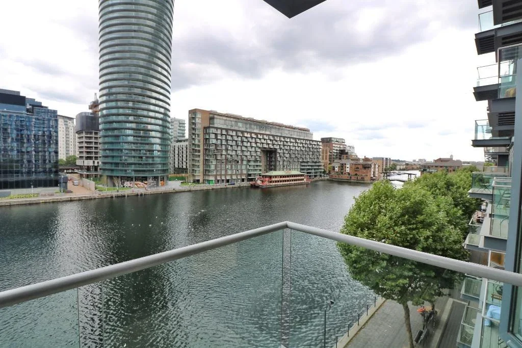 Flat Millharbour in Greater London
