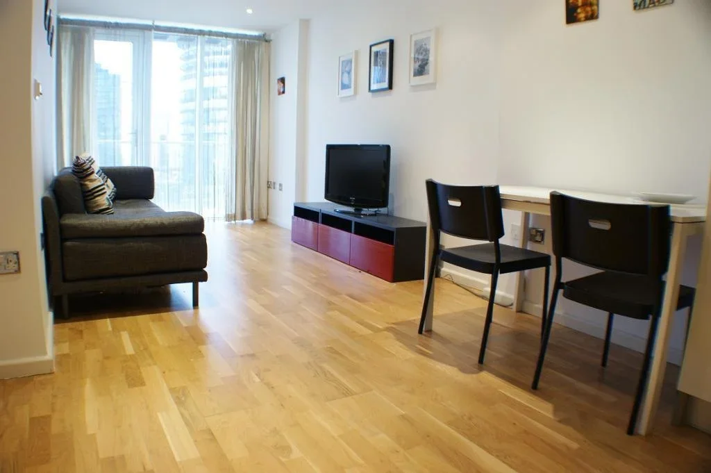 Flat Millharbour in Greater London