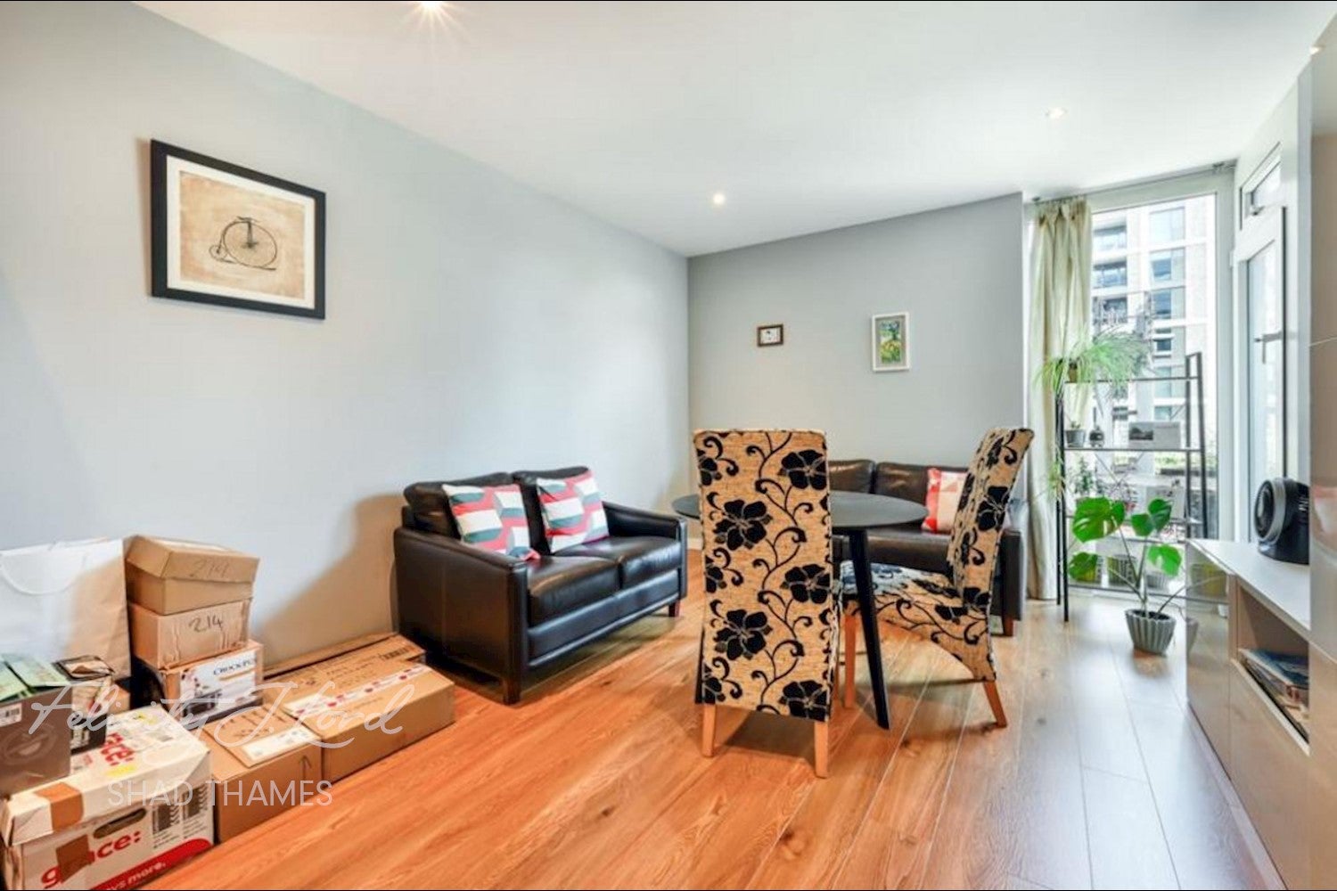 Flat Queenstown Road in Greater London
