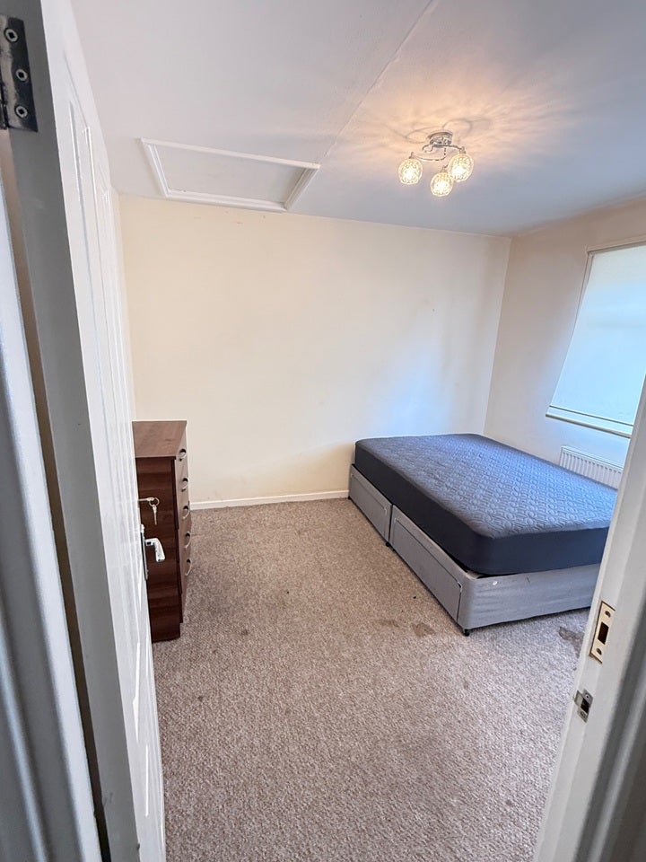 Room Chalcombe Road in Greater London