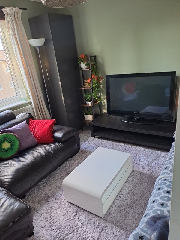 Room Lynmouth Crescent in Cardiff