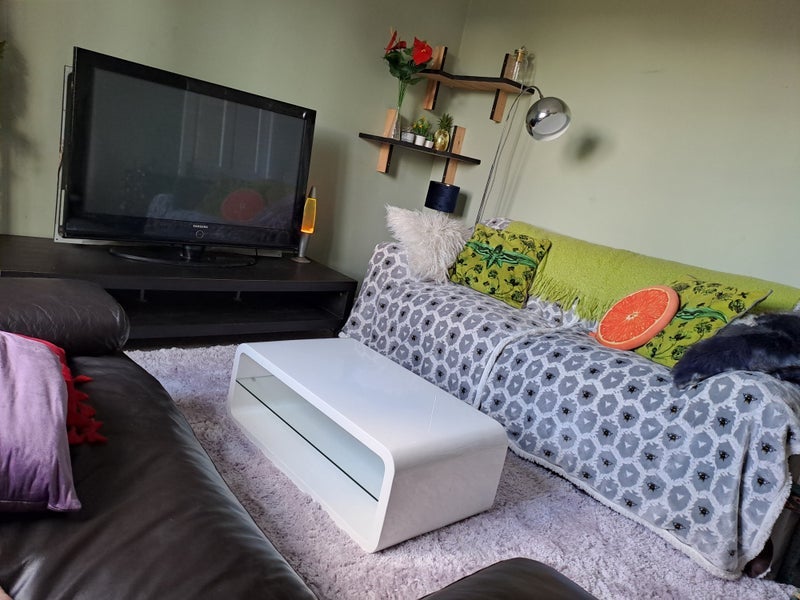 Room Lynmouth Crescent in Cardiff