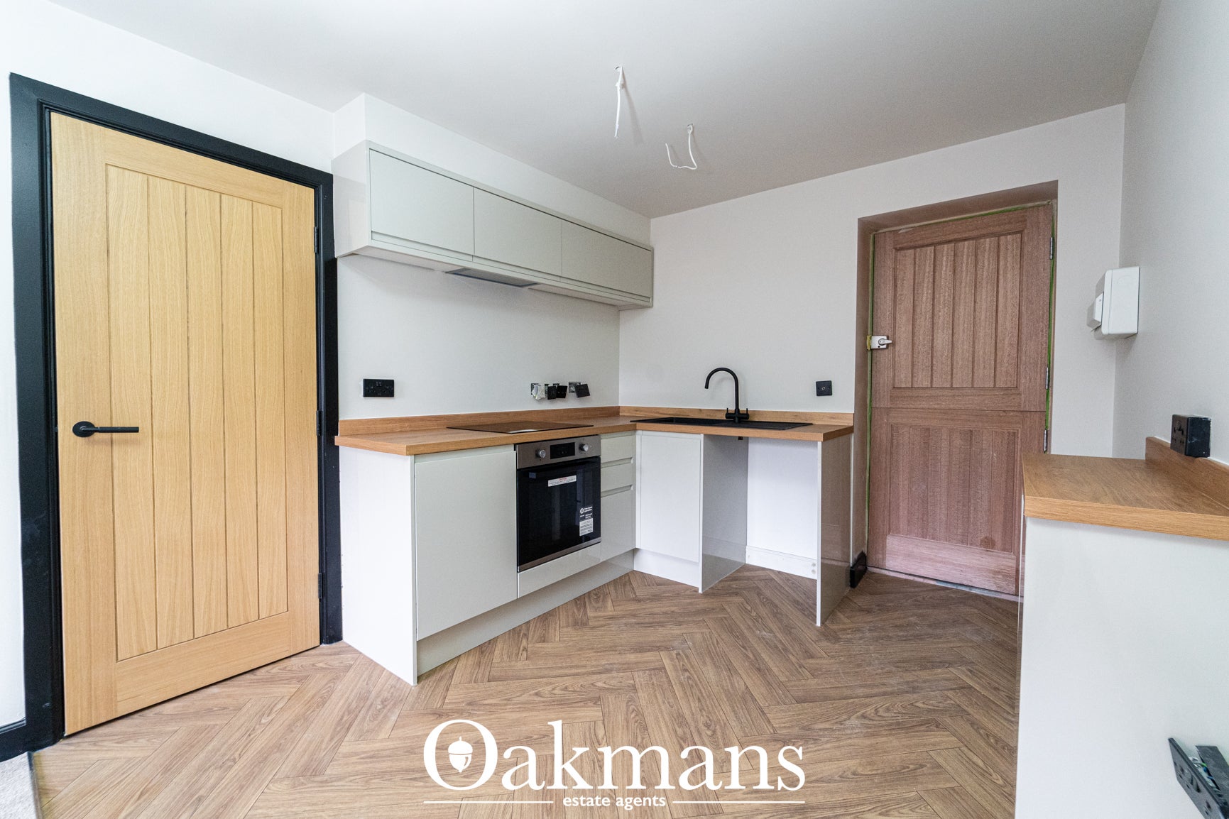 Flat Paradise Row in Bromsgrove
