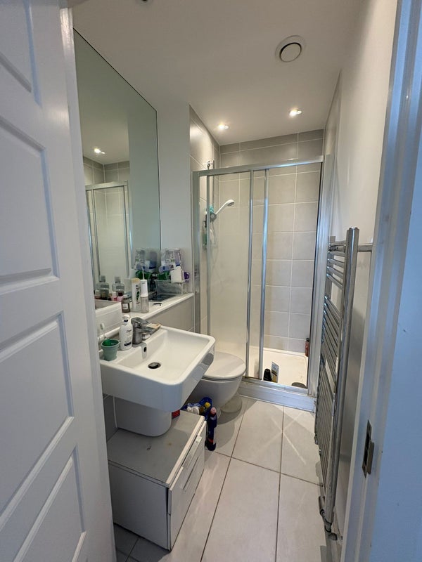 Room Magellan Boulevard in Greater London