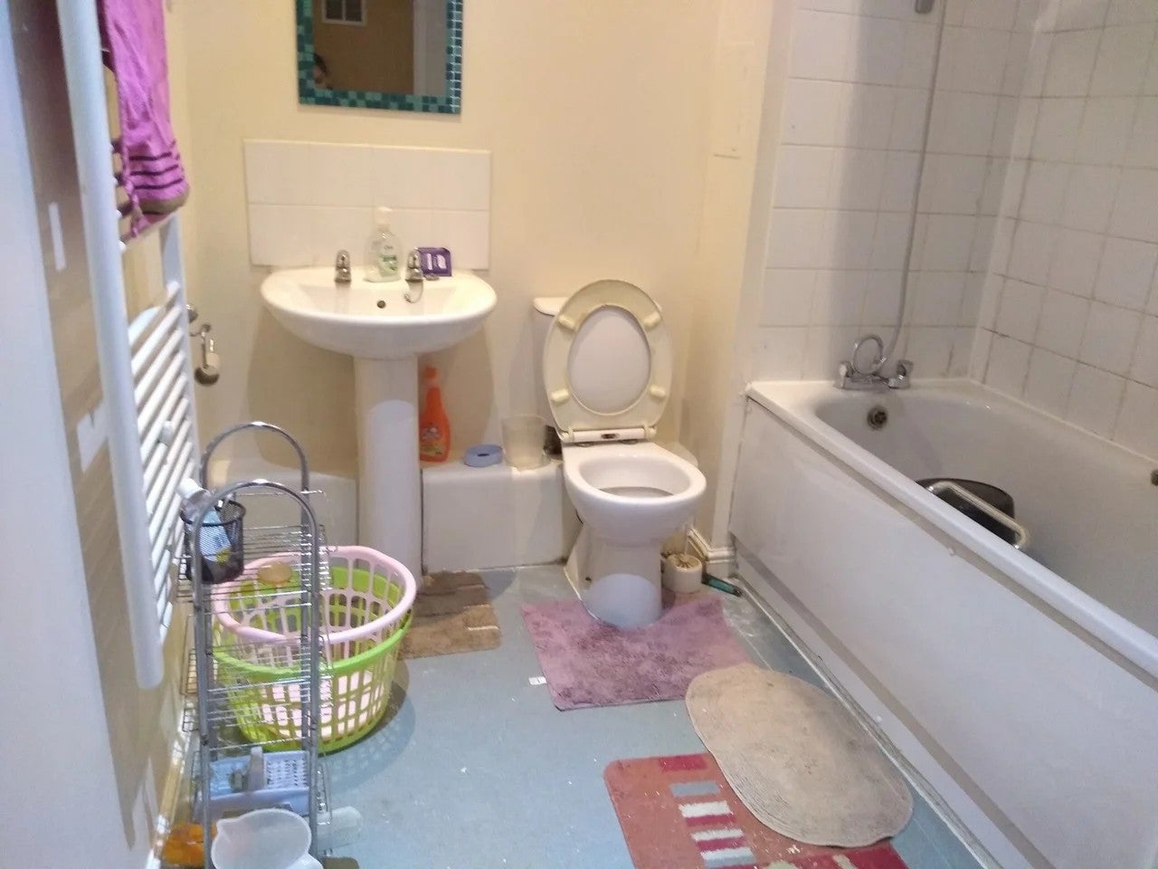 Flat Axon Place in Greater London