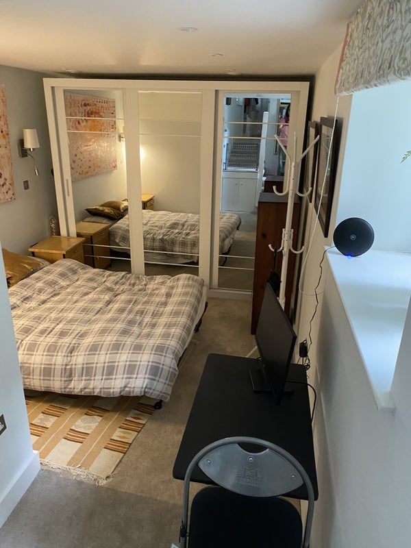 Room Leamington Road Villas in City of Westminster