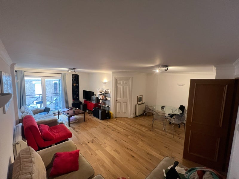Room Shad Thames in Greater London