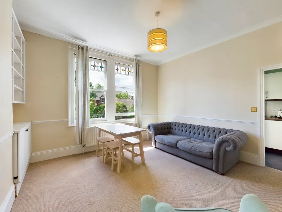 Flat Norwood Road in Greater London
