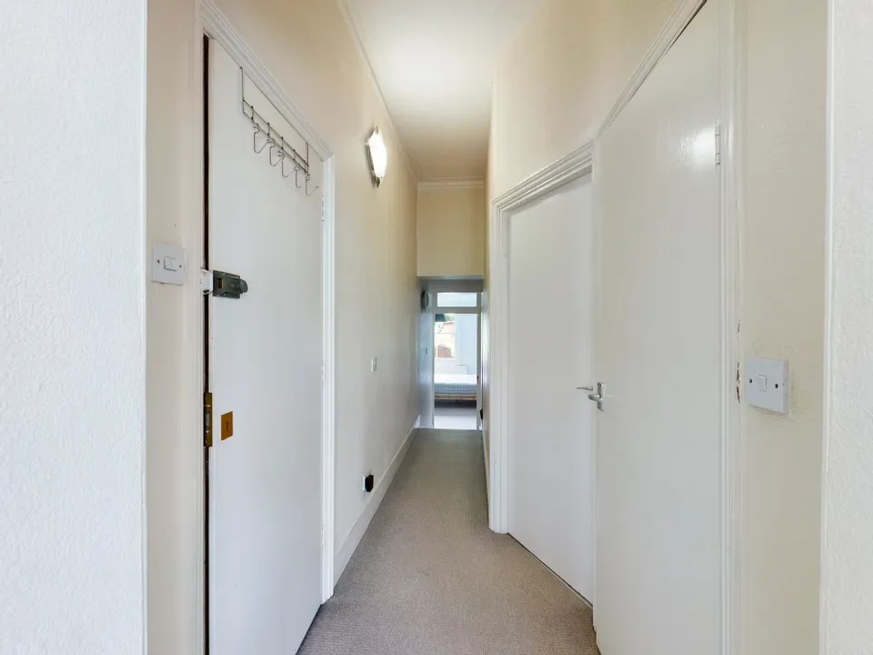 Flat Norwood Road in Greater London
