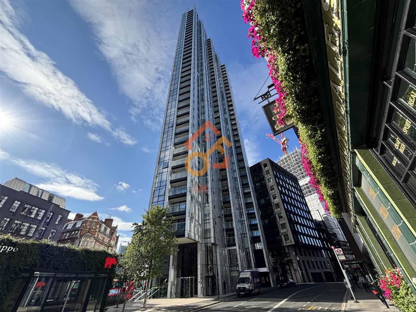 Flat City Road in London